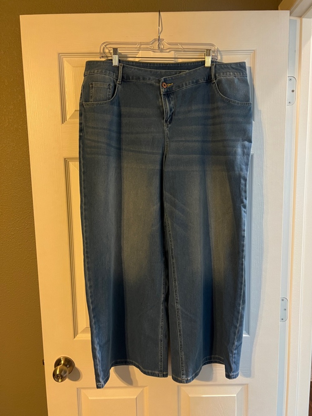 Halara  Wide Leg Flare Jeans - Medium Blue Wash